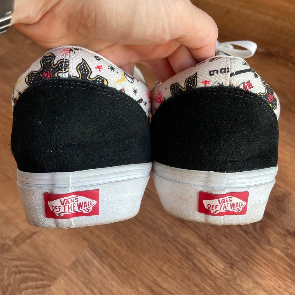 Stranger Things Mens Vans Sneakers Skate Shoes Size 13 Printed Graphic Rare - Picture 7 of 9